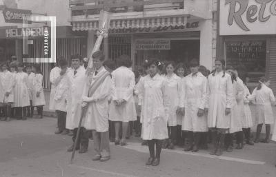 Desfile en el aniversario de Campana