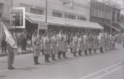 Desfile en el aniversario de Campana