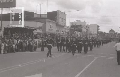 Desfile en el aniversario de Campana