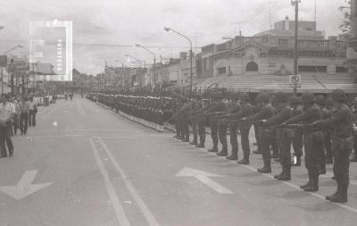 Desfile en el aniversario de Campana