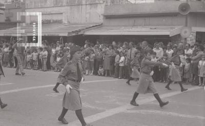 Desfile en el aniversario de Campana