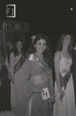 Participante del concurso para la elección de la Reina de la primavera 1980