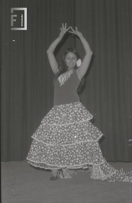 Profesora de danzas clásicas y españolas Nilda Caballero