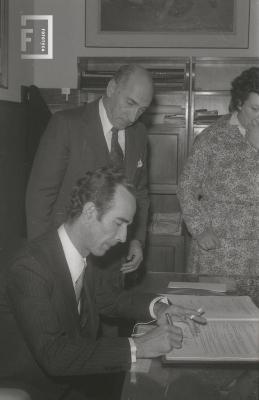 Cónsul italiano junto al Intendente Pref. Mayor Amor