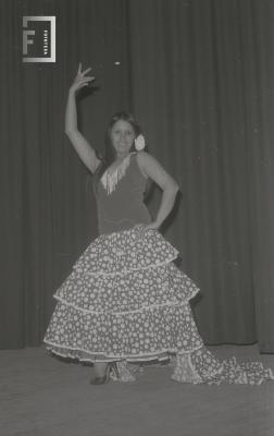 Profesora de danzas clásicas y españolas Nilda Caballero