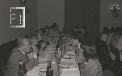 Cena de personal municipal en el día de la primavera