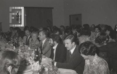Cena de personal municipal en el día de la primavera