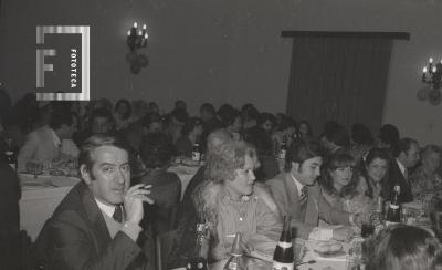Cena de personal municipal en el día de la primavera