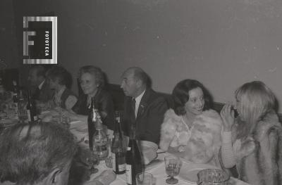 Cena de personal municipal en el día de la primavera