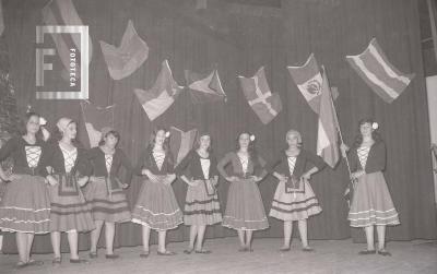 Danzas en el Teatro Pedro Barbero