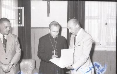 Entrega de terrenos a la Iglesia