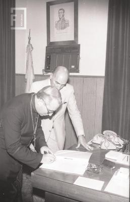 Entrega de terrenos a la Iglesia