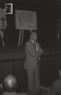 Charla de Defensa Civil en el Teatro Pedro Barbero