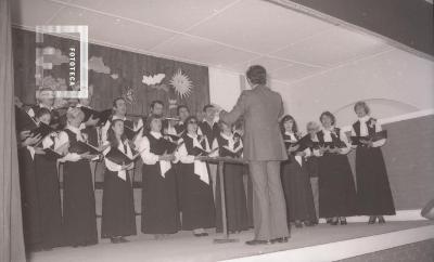 Actuación de Coro de niños
