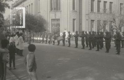 Banda militar frente al Palacio Municipal