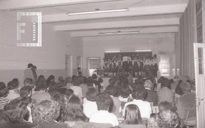 Actuación de Coro de niños