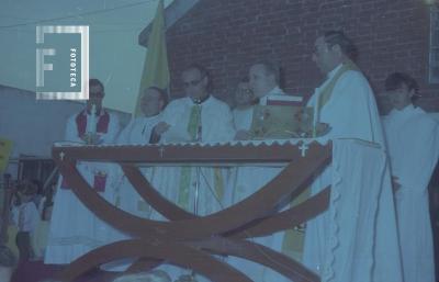 Consagración del altar y altar