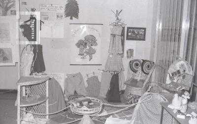 Exposición de manualidades en Salón Ronald Nash