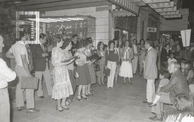 Coro en la Av. Rocca