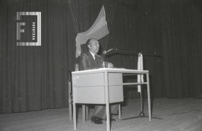 Conferencia en el Teatro Municipal Teatro Pedro Barbero
