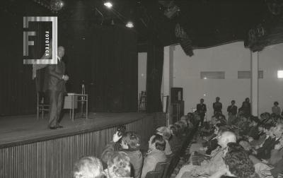 Conferencia en el Teatro Municipal Teatro Pedro Barbero