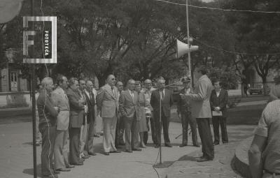 Acto en el monumento al Primer Automóvil Argentino
