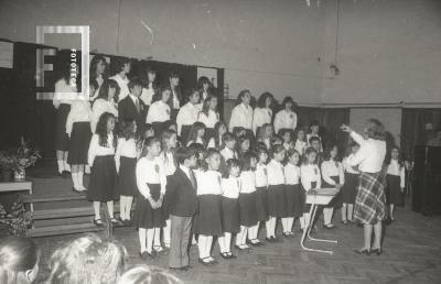 Presentación de coros infantiles