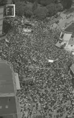 Acto multitudinario en la Plaza de la U.C.R.