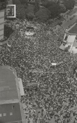 Acto multitudinario de la U.C.R. en la Plaza Eduardo Costa