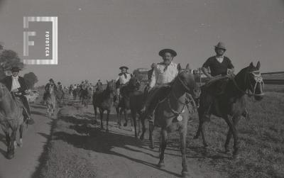 Llegada a caballo de Víctor Velazquez