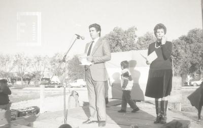 Acto público en la plaza