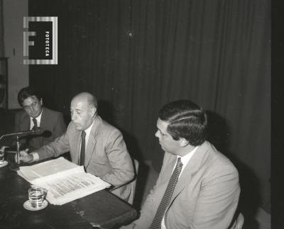Conferencia de médico en el Teatro Pedro Barbero