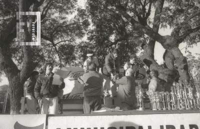Entrega de premios del triatlón en la Plaza Eduardo Costa