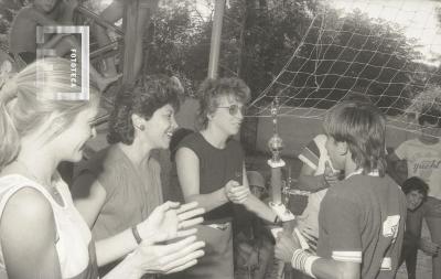 Torneos de voley en el barrio Del Pino