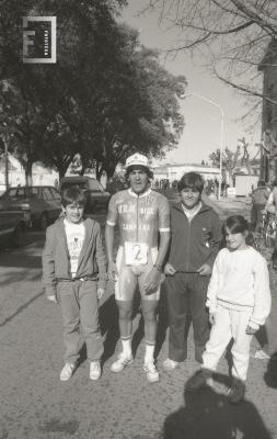 Llegada de los corredores del triatlón a la Plaza Eduardo Costa