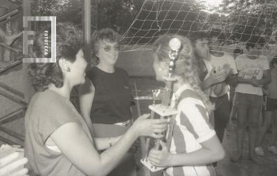 Torneos de voley en el barrio Del Pino