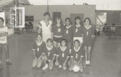 Torneos de voley en el barrio Del Pino