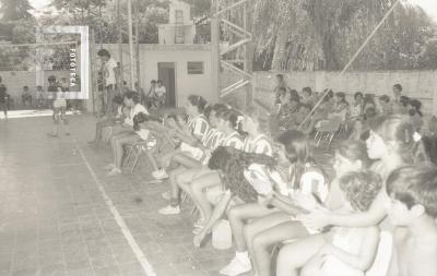 Torneos de voley en el barrio Del Pino