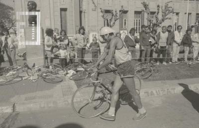Entrega de premios del triatlón en la Plaza Eduardo Costa