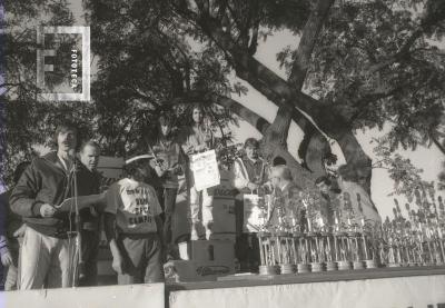 Entrega de premios del triatlón en la Plaza Eduardo Costa