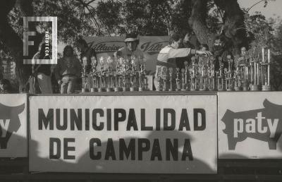 Entrega de premios del triatlón en la Plaza Eduardo Costa