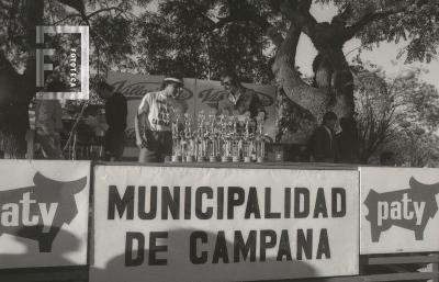 Entrega de premios del triatlón en la Plaza Eduardo Costa