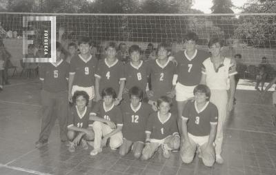 Torneos de voley en el barrio Del Pino