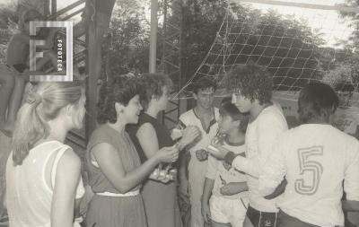 Torneos de voley en el barrio Del Pino