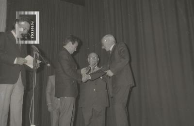 Homenaje a periodistas en el Teatro Pedro Barbero