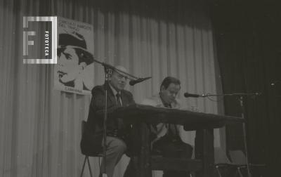 Círculo amigos del tango en el Teatro Municipal Pedro Barbero