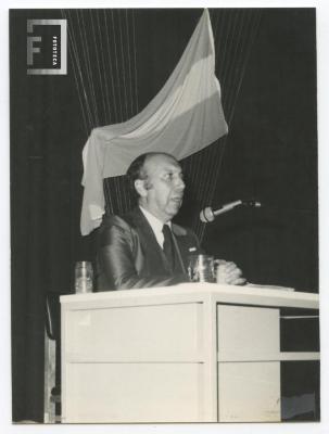 Conferencia del Prof. Rizzo Romano sobre Malvinas en el Teatro Municipal Pedro Barbero