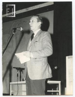 Conferencia del Prof. Rizzo Romano sobre Malvinas en el Teatro Municipal Pedro Barbero