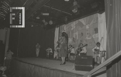 Folklore en el Teatro Municipal Pedro Barbero por el 9 de julio