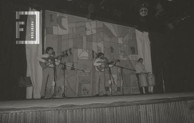 Folklore en el Teatro Municipal Pedro Barbero por el 9 de julio